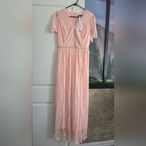 Elegant Lace Maxi Dress in Soft Pink